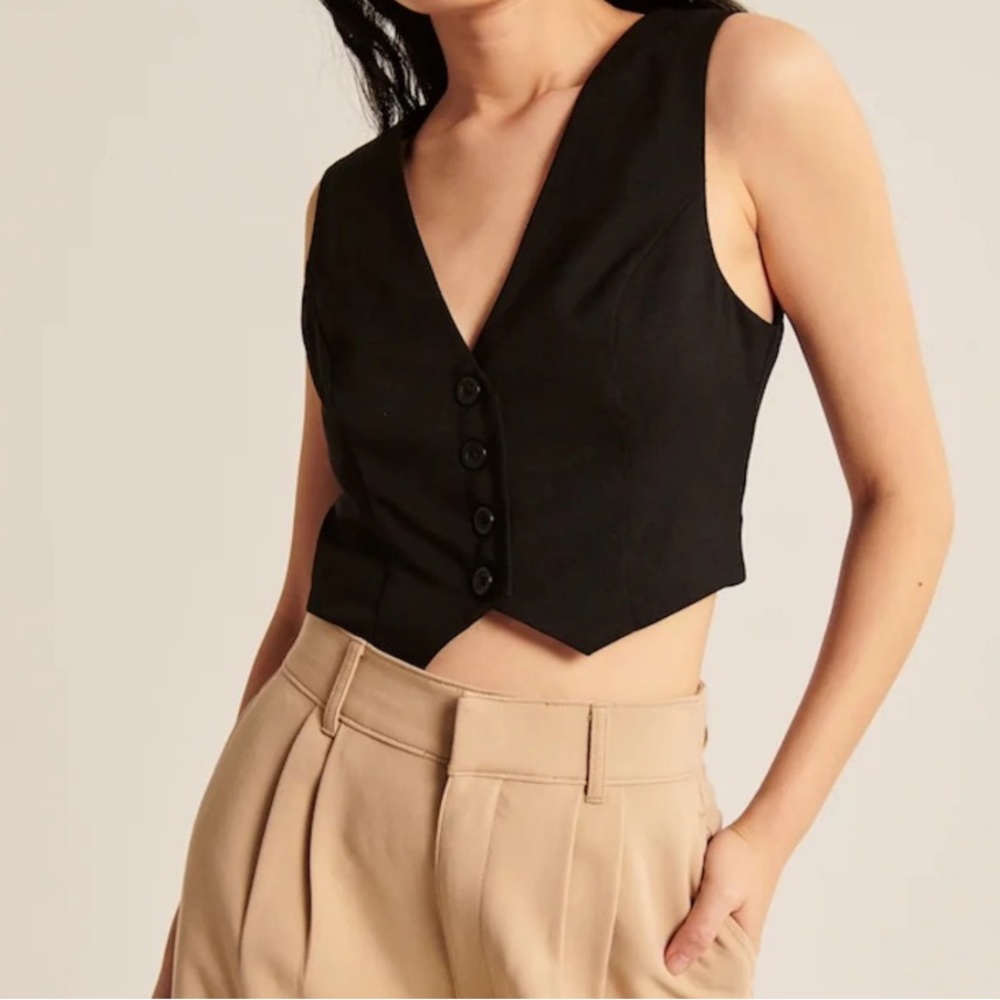 Abercrombie & Fitch black vest
